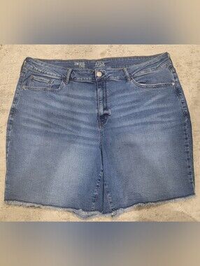 a.n.a Women’s 22W Highrise Blue Denim Midi Shorts NWOT
